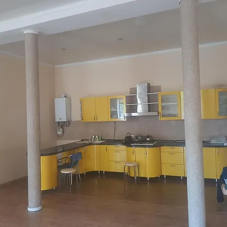2поверхи 140кв Pensión Odesa